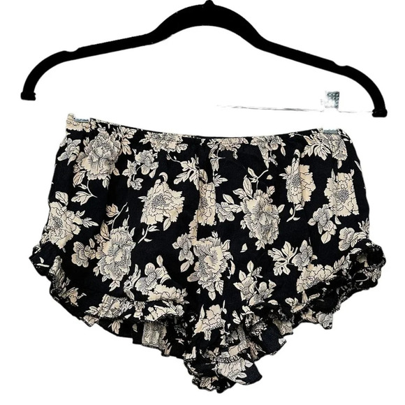 BRANDY MELVILLE Black Floral Ruffle Shorts - one size - Picture 1 of 5